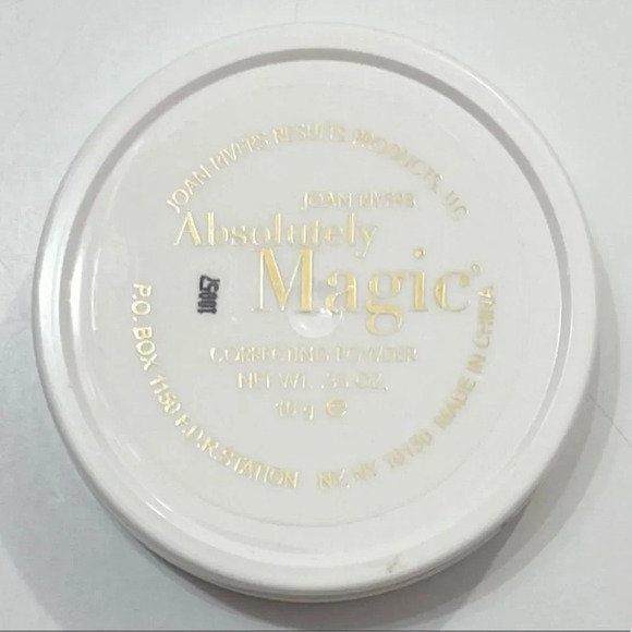 Joan Rivers Absolutely Magic Correcting Powder - Picture 3 of 3